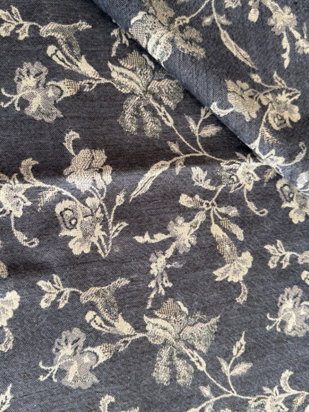 Valerie Stevens 100% Wool Shawl Scarf Blue White Floral 80" x 40" - Picture 5 of 5